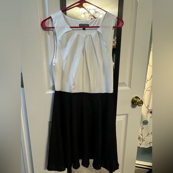 B&W Express Cocktail Dress - Picture 2 of 4
